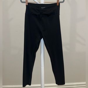 VICTORIAS SECRET On Point Live Leggings | Ruched Waistband | Black | M |